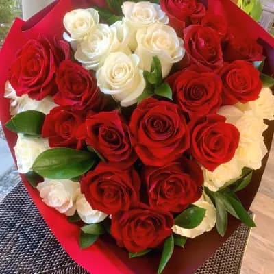 Lovely Heart - Fresh Flowers Bellevue